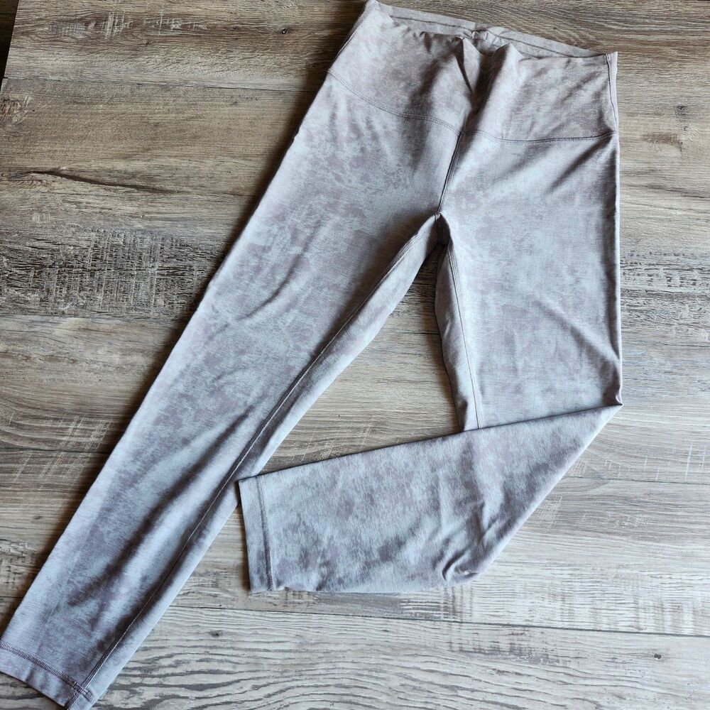 (10) Lululemon Wunder Train High-Rise Tight 25"